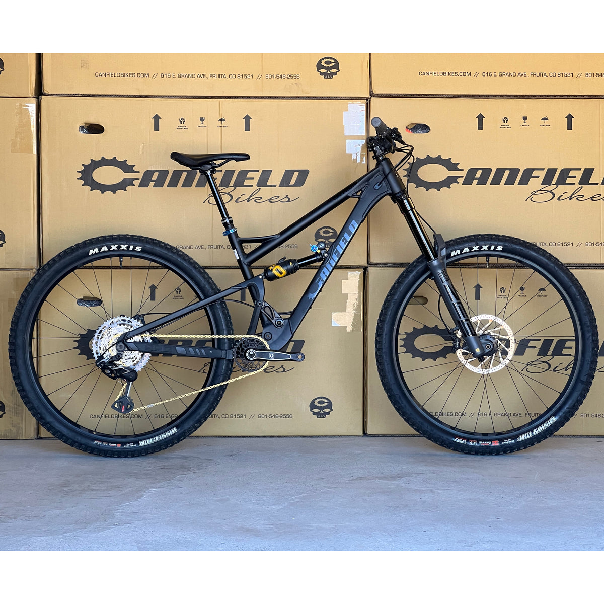 USED DEMO BIKE LITHIUM Stealth Black Medium Bike