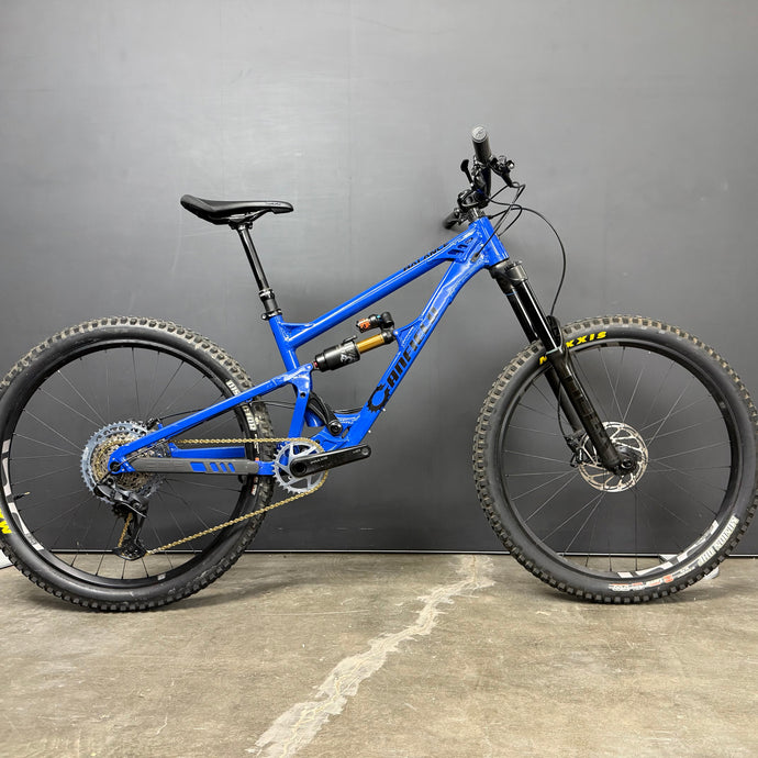 Balance-SM-Blue-Helm-Kitsuma-Complete Bike