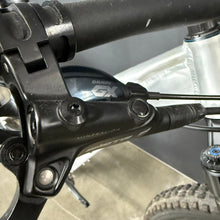 Load image into Gallery viewer, DEMO_BIKE_YELLI_SCREAMY_-_Raw_-_SM-Complete_Bike-Brakes