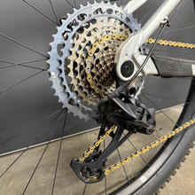 Load image into Gallery viewer, DEMO_BIKE_YELLI_SCREAMY_-_Raw_-_SM-Complete_Bike-Cassette