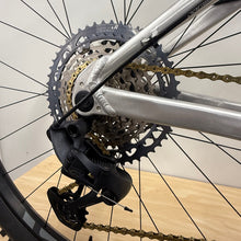 Load image into Gallery viewer, DEMO BIKE: YELLI SCREAMY - Raw - SM - Complete Bike - RD + Cassette