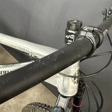 Load image into Gallery viewer, DEMO_BIKE_YELLI_SCREAMY_-_Raw_-_XL-Complete_Bike-Bars