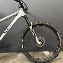 Load image into Gallery viewer, DEMO_BIKE_YELLI_SCREAMY_-_Raw_-_XL-Complete_Bike-Front Tire
