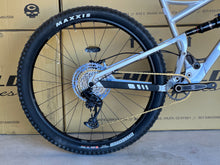 Load image into Gallery viewer, USED DEMO BIKE: TILT - Stealth Silver - Large (Complete Bike)